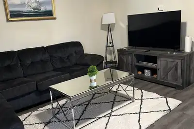 Image de Nice Apartment Downtown Utica\nSecond floor  located close  night club Varick st