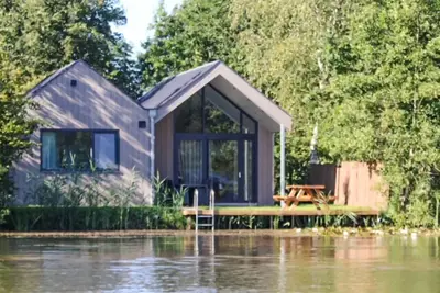 Image de Belle maison à Oosterwolde avec WiFi