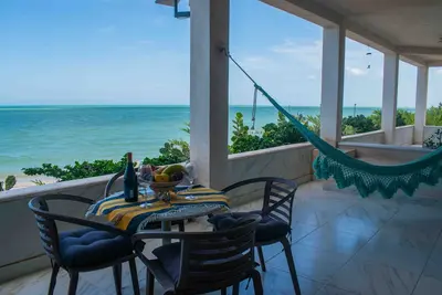 Image de Beautiful spacious 1br beachfront apartment