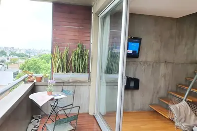 Image de Rooftop apartment, great views! \nOutdoor balcony shower!