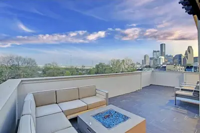 Image de Luxury Retreat w/ Spectacular View Close Downtown