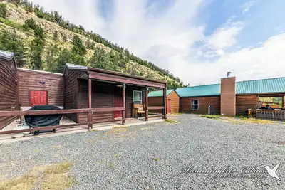 Image de Baby Bungalow with Hot Tub and Pet Friendly!