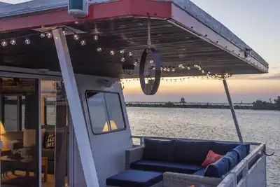 Image de 52-Foot Houseboat on Lake Erie-Sleeps 6! Walleye Fishing Capitol of the World!