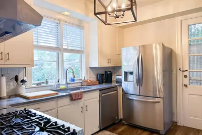 Image de Live Oak retreat-Historic Midtown