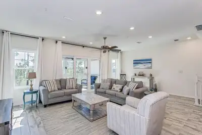 Image de 3br Coastal Chic Townhouse | Ev Charger | Pools | Tennis | Beach Club|Free Activities Including Golf