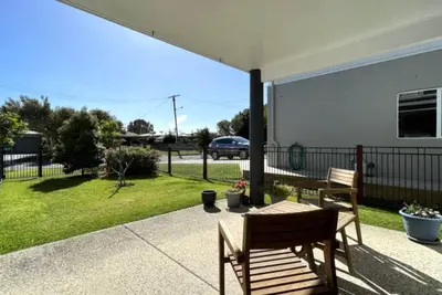 Image de Drakes Hideaway Pet Friendly, Golden Beach Retreat