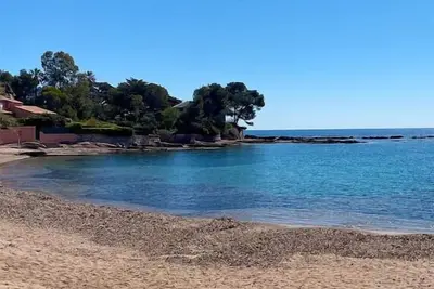 Image de Maisonnette à 10 m de la plage de la péguière