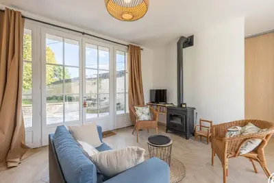 Image de Maison avec jardin, cheminée, wifi et animaux acceptés
