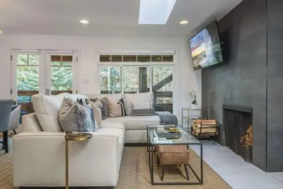 Image de 3br, 3ba Aspen Condo, 1 Block from Gondola!