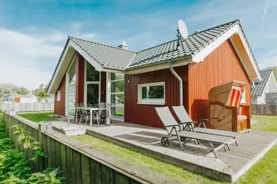 Image de Familienfreundlicher Bungalow im Schwedenhaus-stil an der Ostsee
