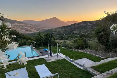 Image de Maison de vacances privée avec climatisation, Wifi, piscine privée, Tv, vue panoramique, parking