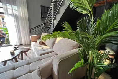Elegant two bedroom Apartment by Hermie Homes