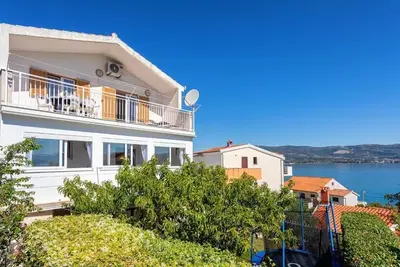 Image de Quiet place, 80 meter from the beach. Have beautiful view of the Kaštela bay.