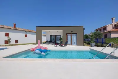 Image de Maison de vacances Kanfanar pour 1 - 5 personnes avec 2 chambres à coucher - Maison de vacances