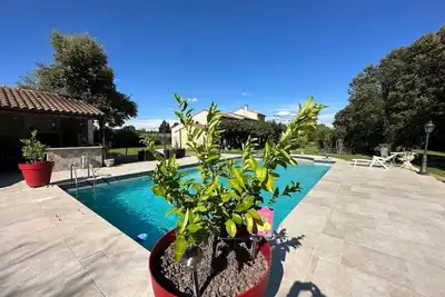 Image de Mas du 18ème siècle entièrement rénové 18 personnes L'Isle sur la Sorgue