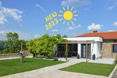 Image de Holiday house, Slovenian coast, large terrace with a pergola, parking, sea, Bbq