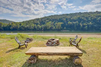 Image de Melbourne Home w/ Fire Pit on the White River!