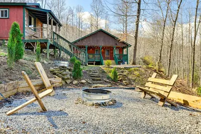 Image de Smoky Mountain Cabin w/ Camping Area + Fire Pit!