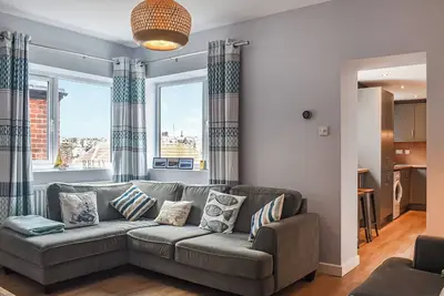 Image de Welcome to Harbour Hideout, a charming property dating back to the 1800s.