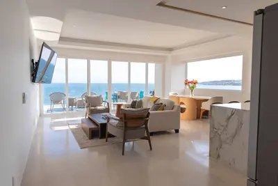 Image de Beautiful New Beach front Condo in Bucerias
