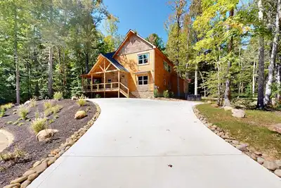Image de Elegant lodge w/ private indoor pool, hot tub, theater & free attraction tickets