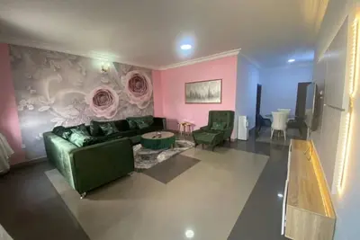 Image de Three-Bedroom Apartment