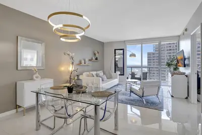 Image de Icon Ocean 2Bed/1b Free Pool Spa