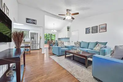 Image de Cozy 3br/2ba Ranch Style Home Near Avalon and Downtown Alpharetta