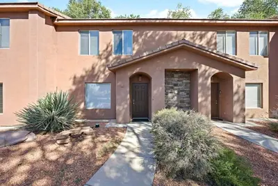 Image de Southern Utah Townhome with pool and hot tub!