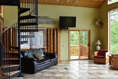 Image de Anderson Lake Lodge\n350 Acre Property On 50 Acre Private Lake In Upper Michigan