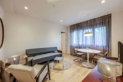 Image de Modern apartment near the Royal Palace 04