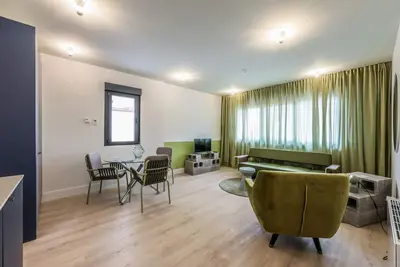 Image de Modern apartment near the Royal Palace 07