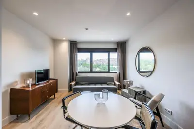 Image de Modern apartment near the Royal Palace 11