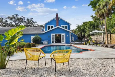 Image de Riverside Court - Recenelty Uprgaded Pool Home by Gulfcoast Holiday Homes