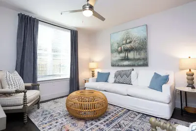 Image de Rebel Red Zone at 514 by Apex Short Term Stays