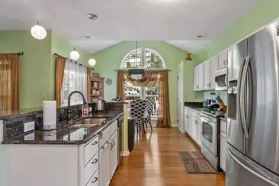 Image de Large spacious home in Mathews\n\n