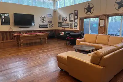 Image de Beautiful retreat next to National Forest close to Houston and College Station