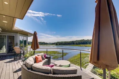 Image de Luxe Scituate Vacation Rental w/ Private Hot Tub!