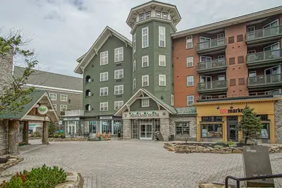 Image de Highland House #102-104: 2Br: 2 Bath