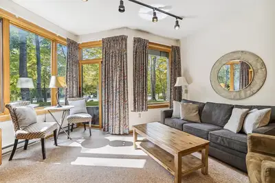 Image de Quaint Condo with access to pool and hot tub D5