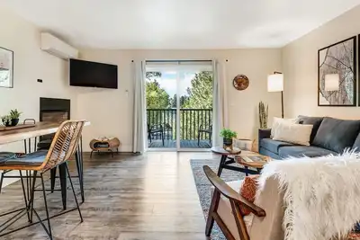 Image de Newly Renovated Pioneer Park Condo in Downtown Bend!
