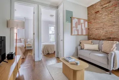 Image de Airy East Village 2br w/ In-Unit W/D, nr Nightlife, by Blueground