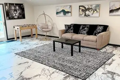 Image de Entire Modern 21st Century Guesthouse To Yourself