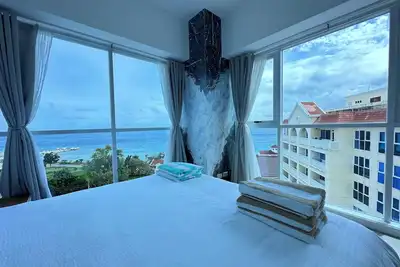 Spacious Oceanview Corner Suite Brand New