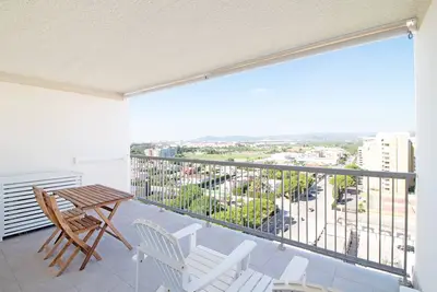 Image de ProprietĂ globali: Appartamento moderno con piscina a Canet Beach