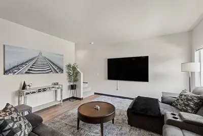 Image de Brand New 3bd, 2. 5bth Triplex Unit Near Dt Spokane