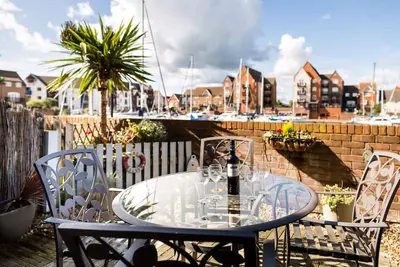 Image de Captain's View - soak up the marina life