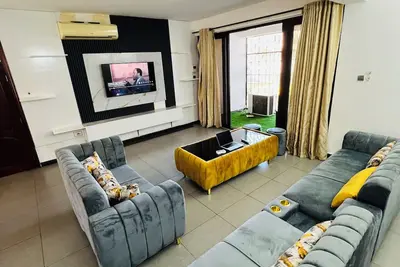 Cozy & Spacious 3br Near Beach | Pool & Gym