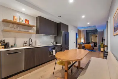 Image de Design Award Nominated! Downtown - Pool - Acl