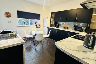 Image de Broomfield Place Coventry 4 Double Bedroom Property